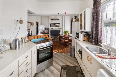 Photo of property in 18 Cook Street, Foxton, 4814