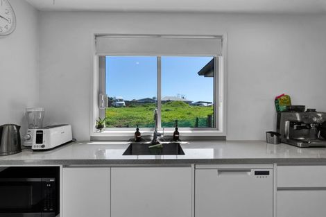 Photo of property in 8 Jersey Place, Bell Block, New Plymouth, 4312