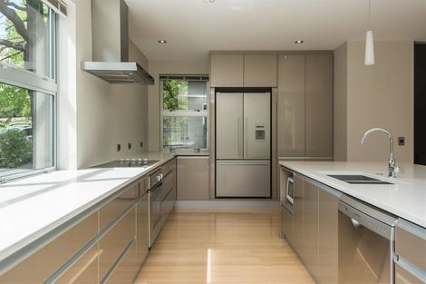 Photo of property in 62 Dyers Pass Road, Cashmere, Christchurch, 8022