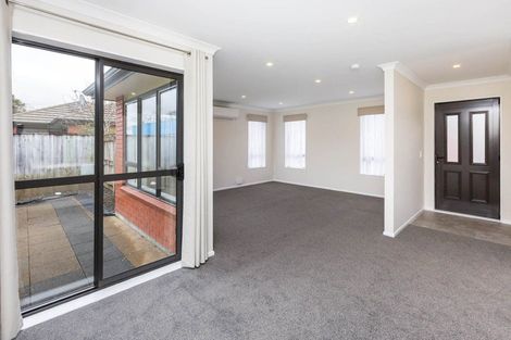 Photo of property in 6c Savage Crescent, Upper Hutt Central, Upper Hutt, 5018