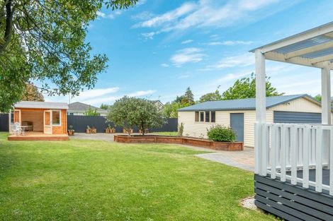Photo of property in 22 Lambeth Crescent, Northcote, Christchurch, 8052
