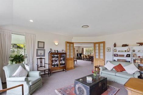 Photo of property in 33 Farnswood Place, Redwood, Christchurch, 8051