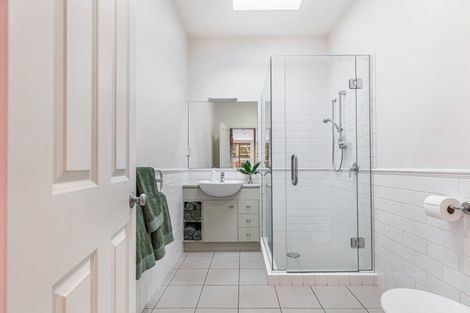 Photo of property in 3/36 Victoria Road, Devonport, Auckland, 0624