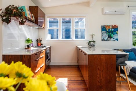 Photo of property in 25 Patanga Crescent, Thorndon, Wellington, 6011