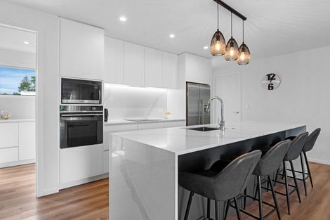 Photo of property in 9 Koiora Lane, Long Bay, Auckland, 0630