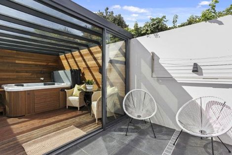 Photo of property in 10 Onslow Street, St Albans, Christchurch, 8014