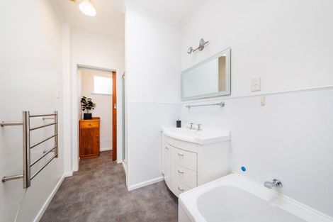 Photo of property in 17 Manawatu Street, Hokowhitu, Palmerston North, 4410