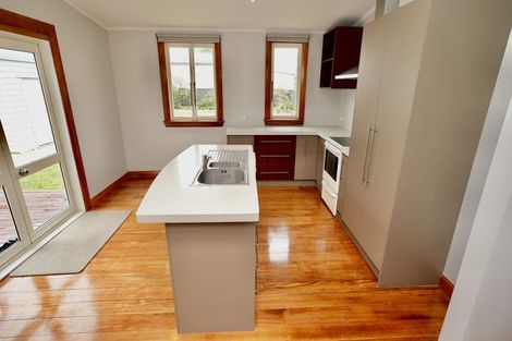 Photo of property in 16 Karamu Avenue, Takaro, Palmerston North, 4410