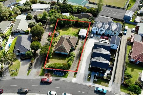 Photo of property in 108 Kervil Avenue, Te Atatu Peninsula, Auckland, 0610