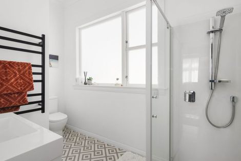 Photo of property in 13 Porritt Avenue, Mount Victoria, Wellington, 6011