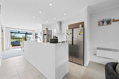 Photo of property in 6a Nohoanga Road, Karaka, Papakura, 2113