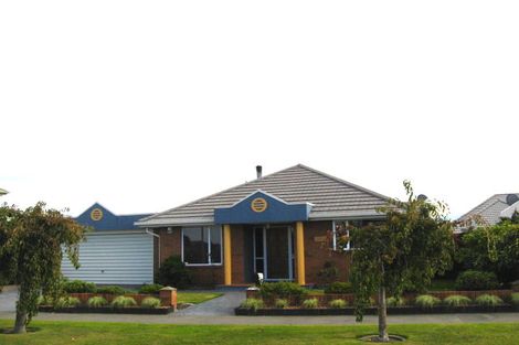 Photo of property in 2/36 Showgate Avenue, Sockburn, Christchurch, 8042