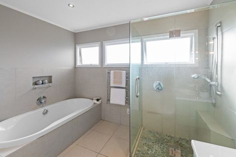 Photo of property in 10a Jaemont Avenue, Te Atatu South, Auckland, 0610