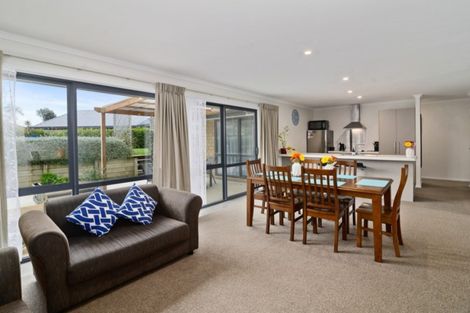 Photo of property in 25 Hamon Place, Pukehangi, Rotorua, 3015