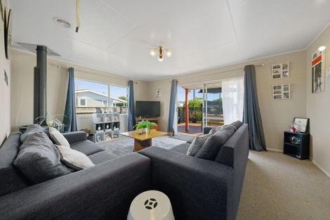 Photo of property in 18a Shortt Street, Foxton Beach, Foxton, 4815