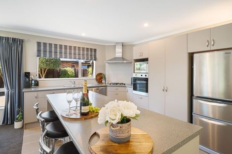 Photo of property in 8 Hoihere Place, Parklands, Christchurch, 8083