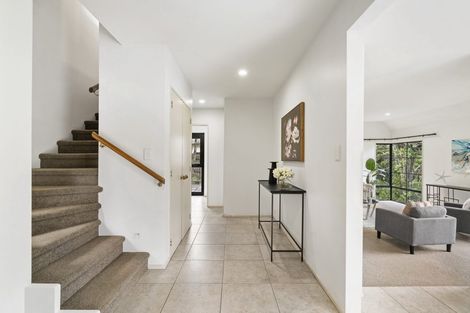 Photo of property in 18 Bushglen Court, Browns Bay, Auckland, 0630