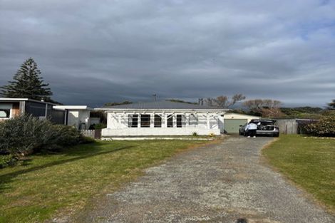Photo of property in 12 The Avenue, Otaki Beach, Otaki, 5512
