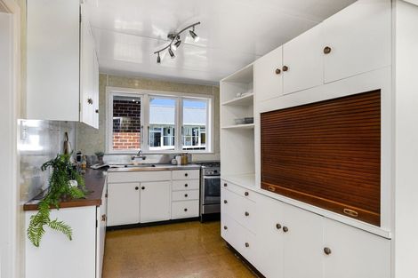 Photo of property in 29 Palm Avenue, Lyall Bay, Wellington, 6022