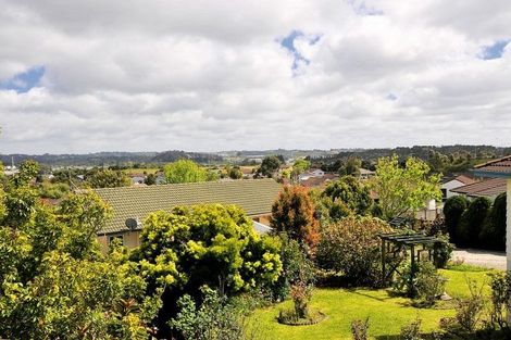 Photo of property in 20 Santiago Crescent, Unsworth Heights, Auckland, 0632