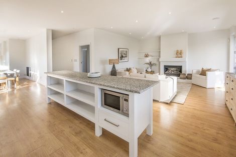 Photo of property in 7 Maleme Avenue, Belmont, Auckland, 0622