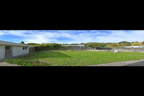 Photo of property in 30 Oregon Drive, Maoribank, Upper Hutt, 5018