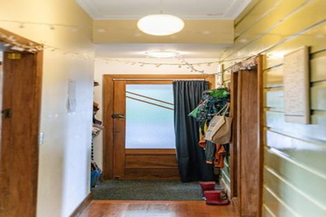 Photo of property in 152 Russell Terrace, Berhampore, Wellington, 6023