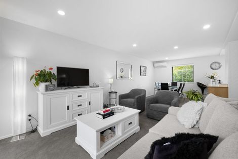 Photo of property in 73 Lowry Avenue, Redwood, Christchurch, 8051