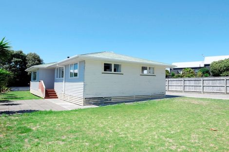 Photo of property in 14 Campion Road, Waikanae Beach, Waikanae, 5036