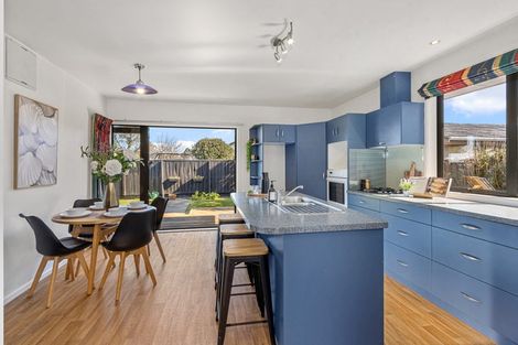 Photo of property in 2/205 Matsons Avenue, Papanui, Christchurch, 8053