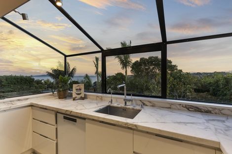 Photo of property in 2/7 Orchard Road, Browns Bay, Auckland, 0630