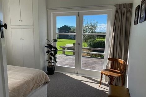 Photo of property in 435 Tararua Road, Levin, 5571