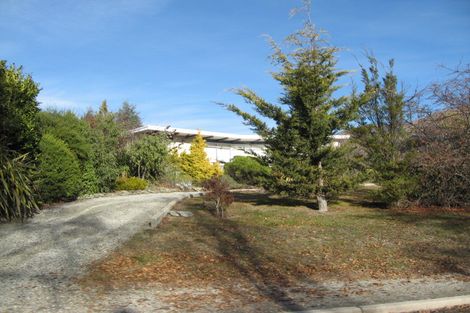 Photo of property in 31 Kennedy Crescent, Wanaka, 9305