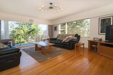 Photo of property in 2 Volkner Grove, Waterloo, Lower Hutt, 5011