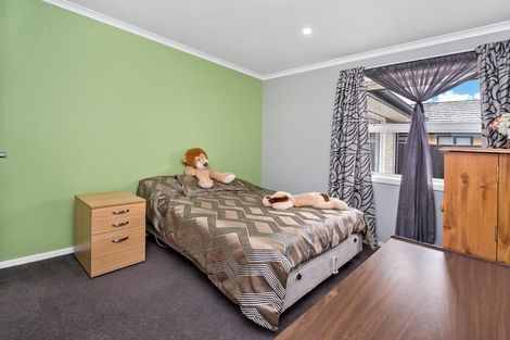 Photo of property in 21 Shillingford Boulevard, Rolleston, 7615