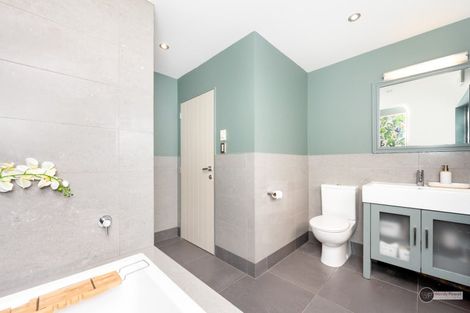 Photo of property in 4 Singers Road, Korokoro, Lower Hutt, 5012