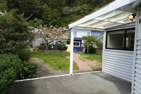 Photo of property in 115 Muritai Road, Eastbourne, Lower Hutt, 5013