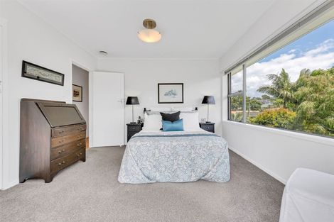 Photo of property in 5 Liston Crescent, Cockle Bay, Auckland, 2014