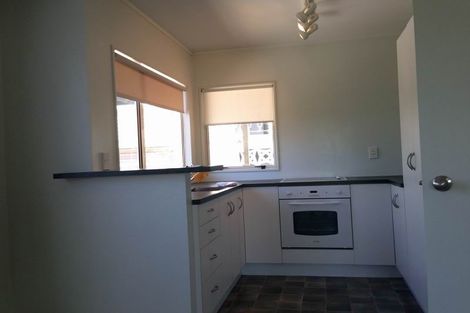 Photo of property in 10 Barron Drive, Green Bay, Auckland, 0604