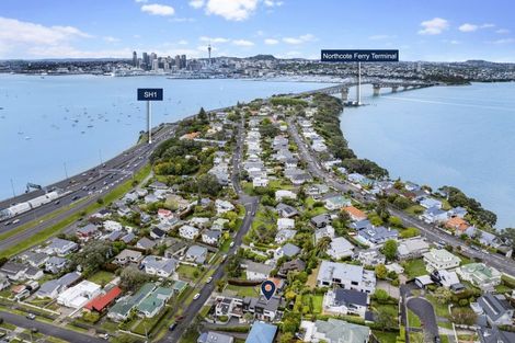 Photo of property in 14c Alfred Street, Northcote Point, Auckland, 0627