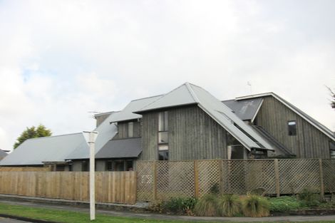 Photo of property in 2/1 Parkstone Avenue, Ilam, Christchurch, 8041