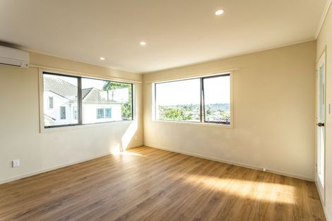 Photo of property in 2/2 Frost Road, Mount Roskill, Auckland, 1041