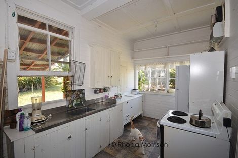 Photo of property in 74 Komiti Road, Tinopai, Matakohe, 0593