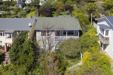 Photo of property in 71 Severn Street, Island Bay, Wellington, 6023