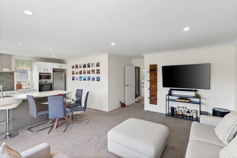 Photo of property in 3a Shillingford Boulevard, Rolleston, 7615