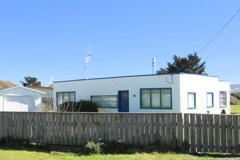 Photo of property in 11 Barber Street, Foxton Beach, Foxton, 4815