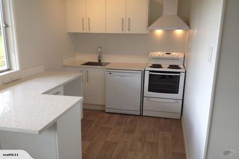 Photo of property in 11 Taipari Road, Te Atatu Peninsula, Auckland, 0610