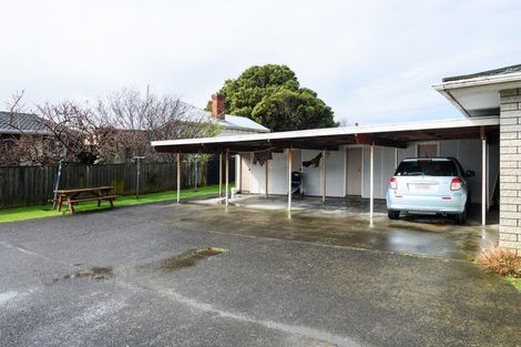 Photo of property in 2/299 Ruahine Street, Terrace End, Palmerston North, 4410