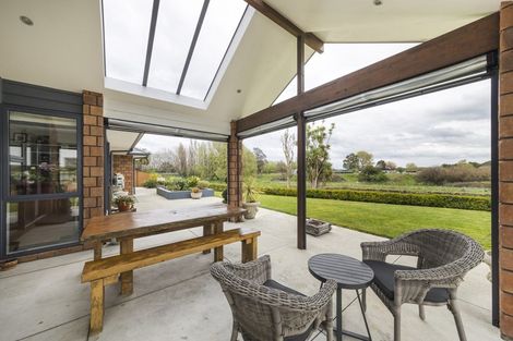 Photo of property in 30 Grand Oaks Drive, Awapuni, Palmerston North, 4412