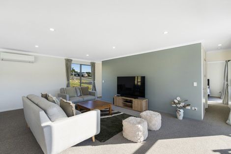 Photo of property in 14 Totara Drive, Duvauchelle, 7581